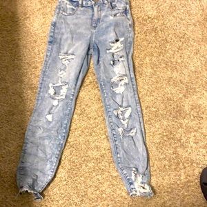 Light wash skinny jeans